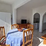 Apartamento Cerca De La Playa Con Vista